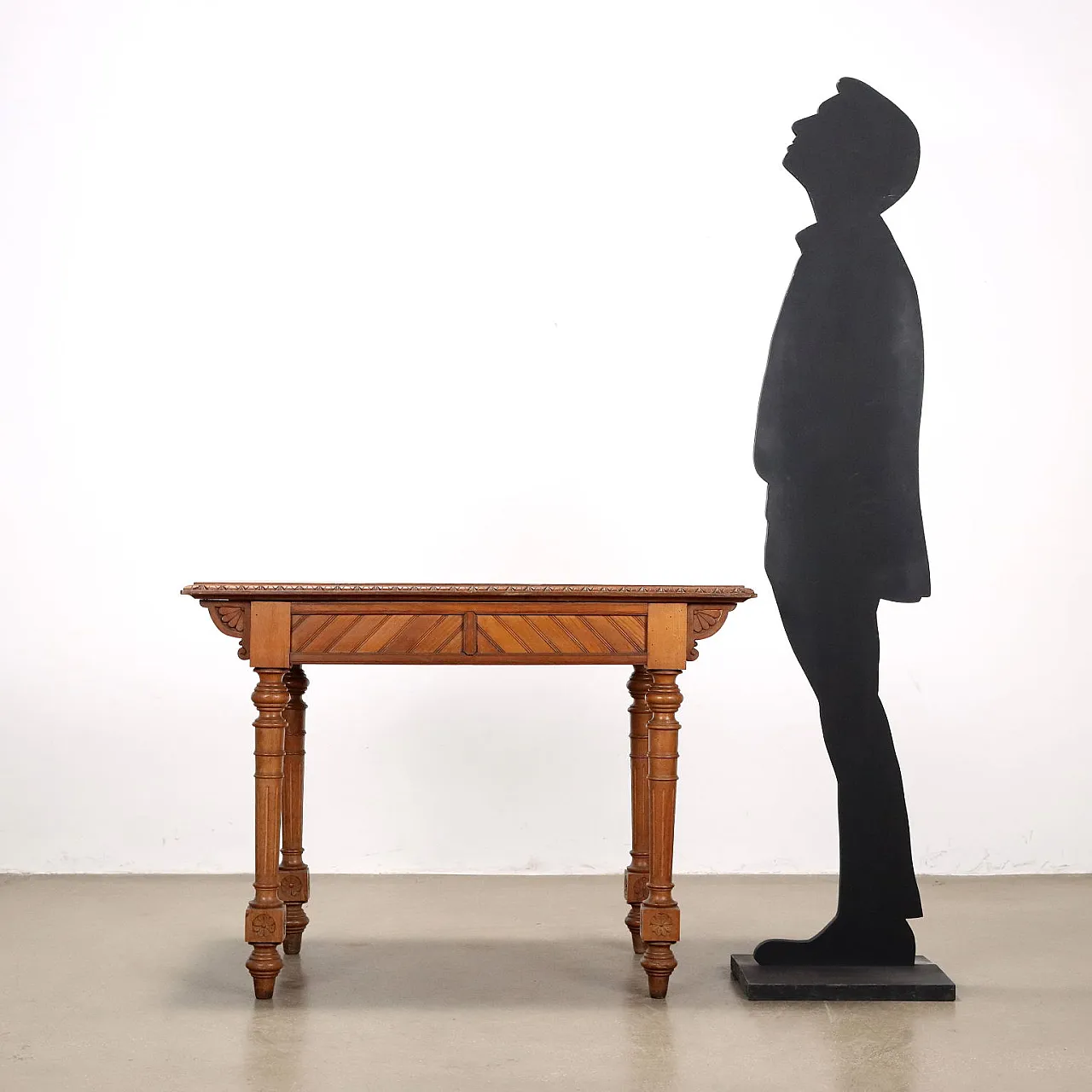 Neo-Renaissance style coffee table in oak, 20th century 2