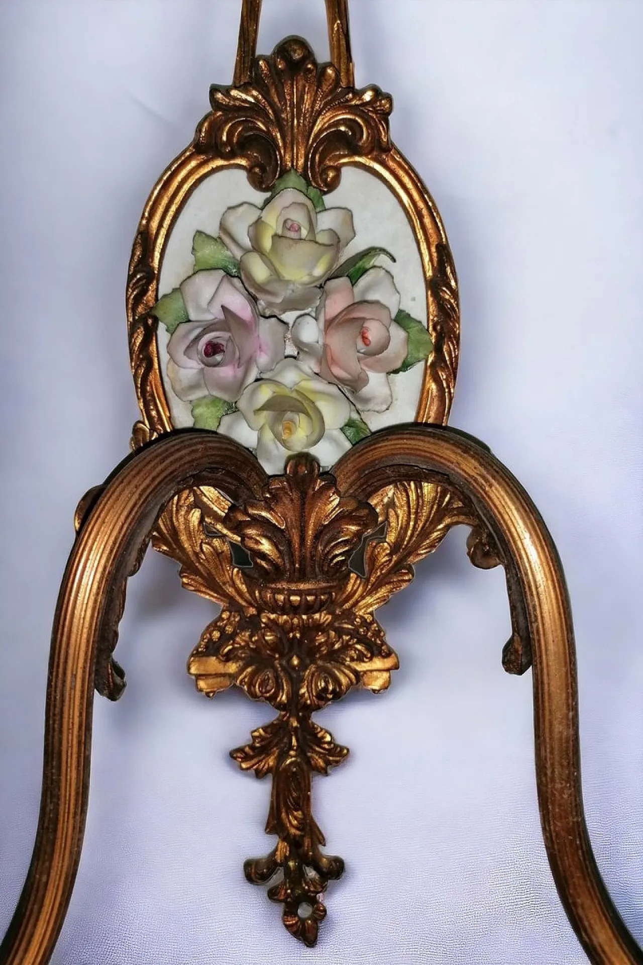 Applique a due braccia con placca in porcellana, anni '20 2