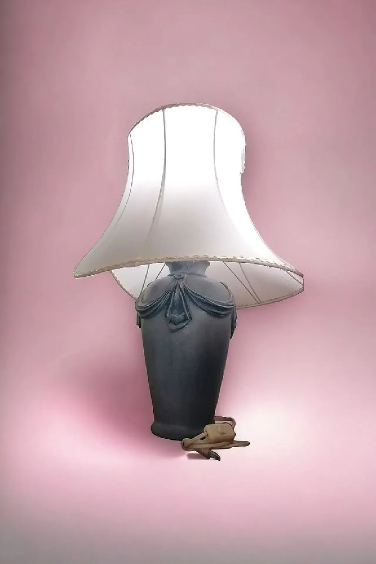 Lampada da tavolo grande Art Nouveau, anni '70 6