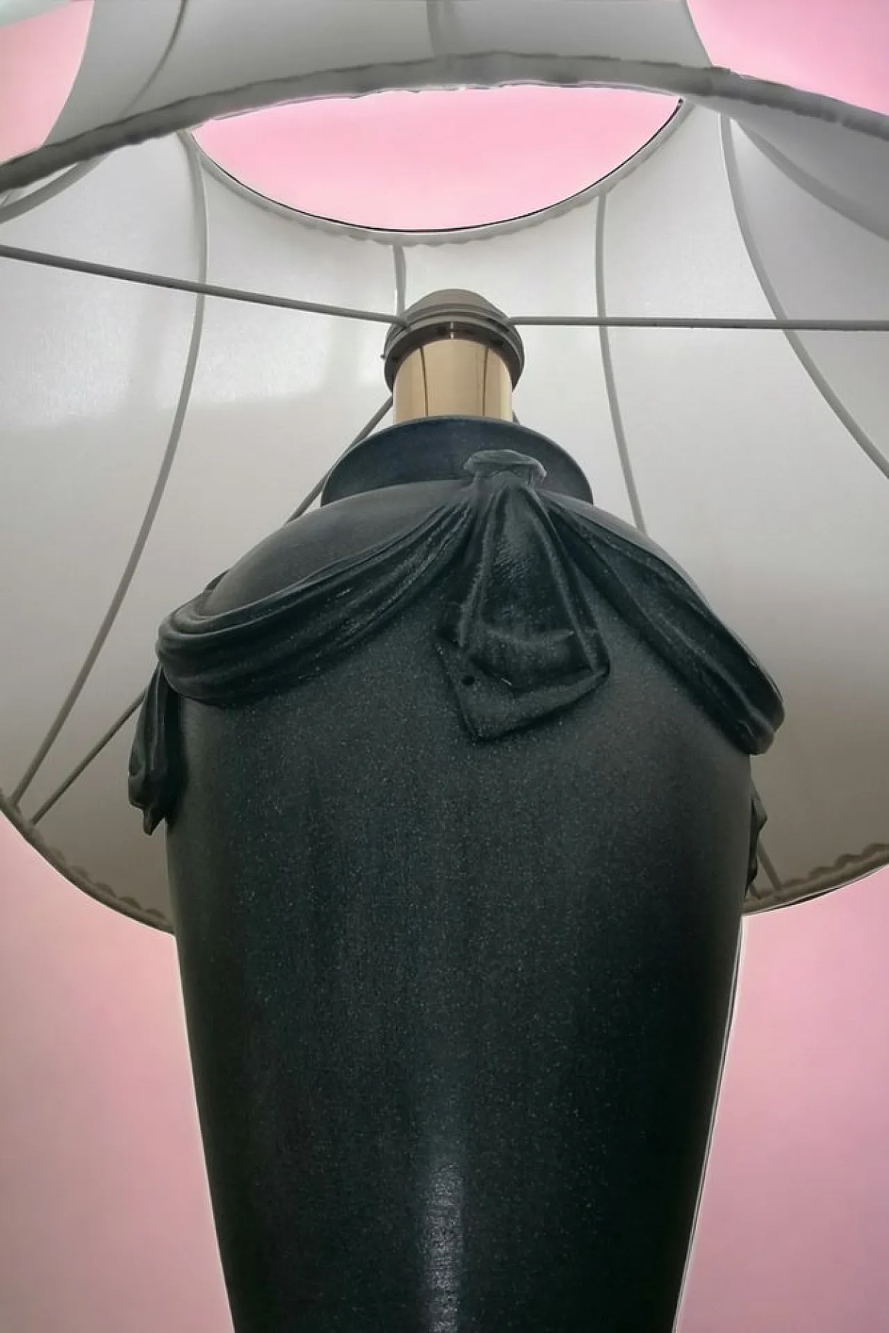 Lampada da tavolo grande Art Nouveau, anni '70 7