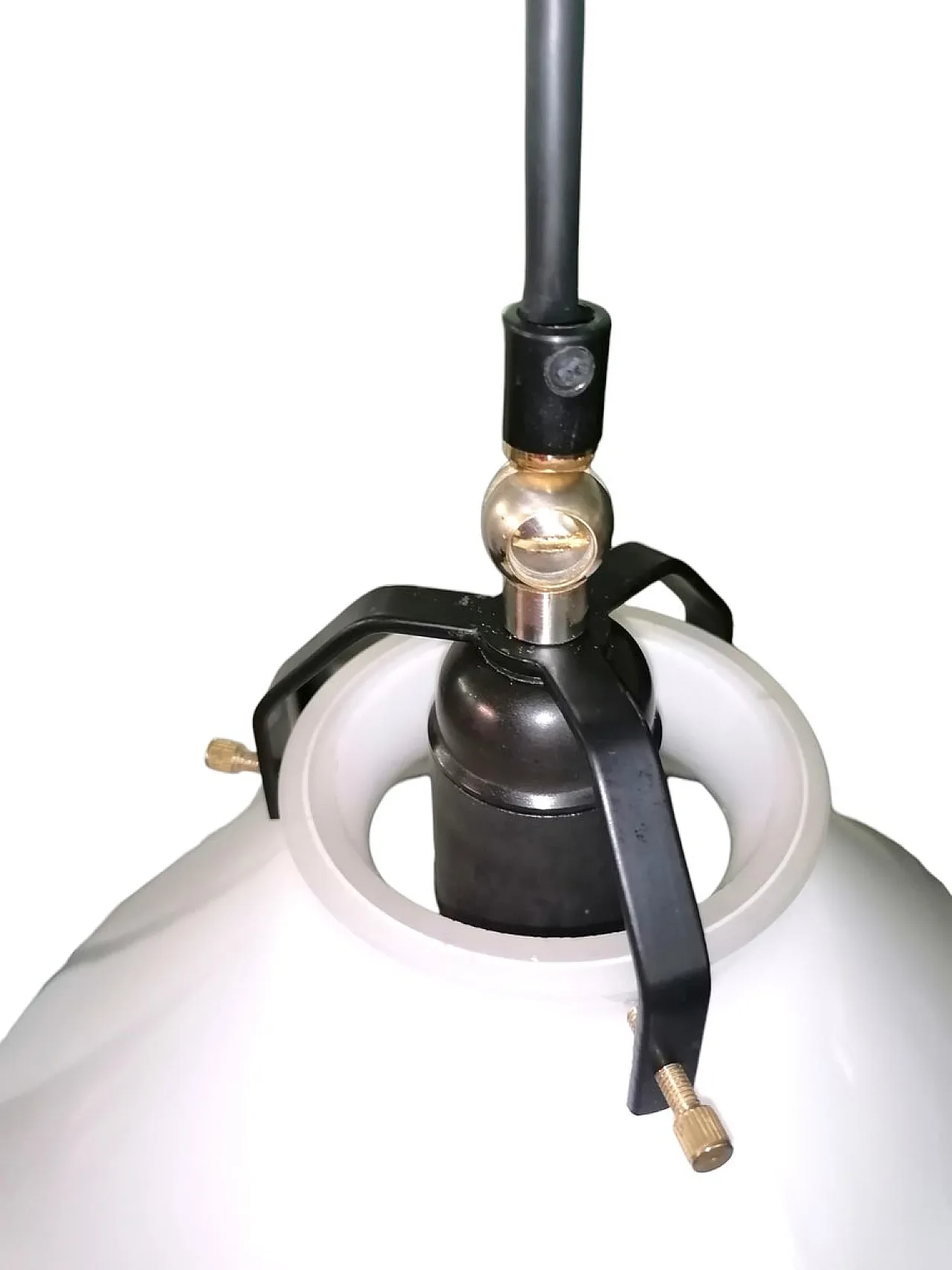 Lampada a sospensione in vetro bianco opalino e metallo smaltato, anni '70 2