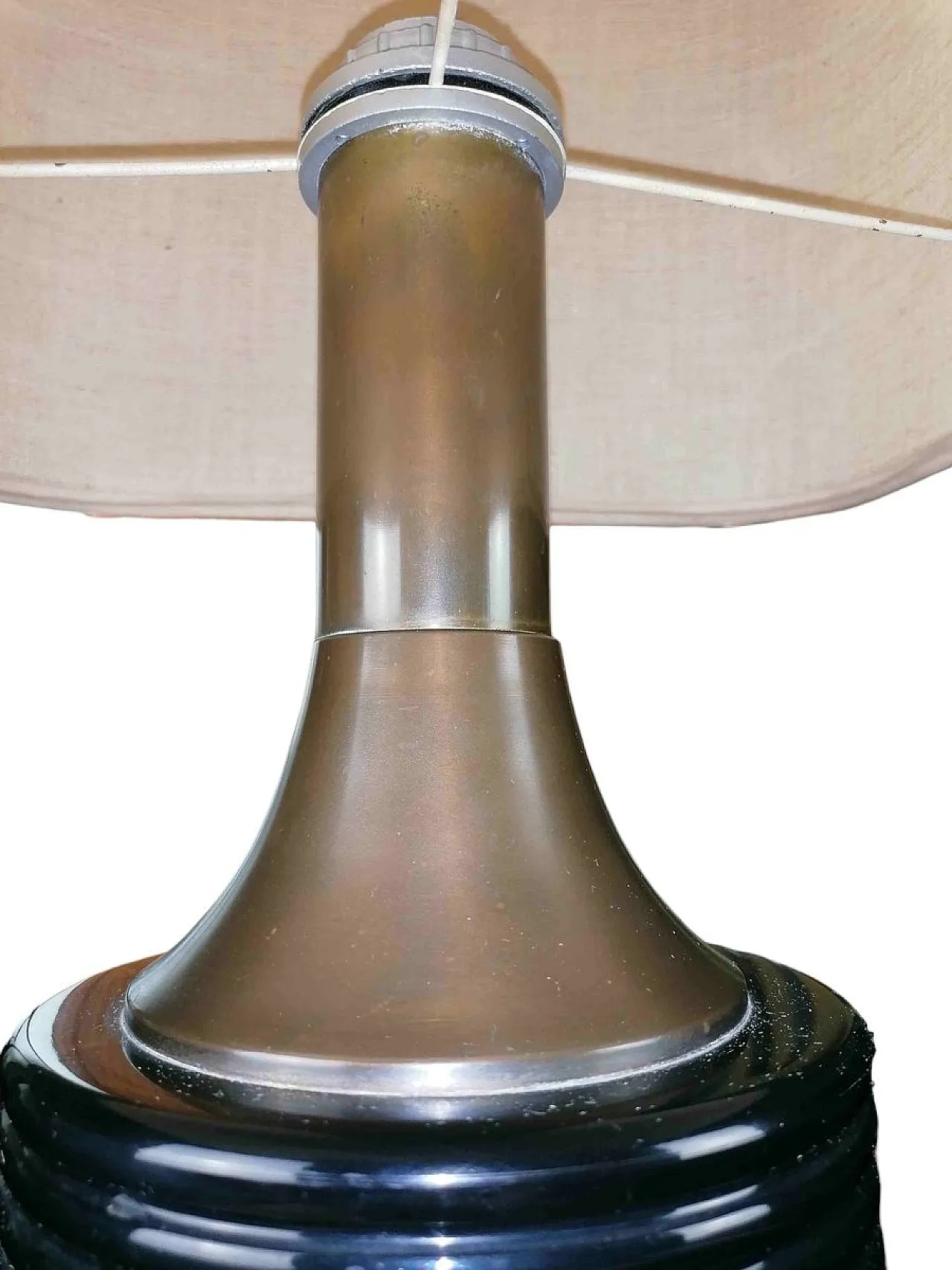 Lampada da tavolo in ottone e alluminio smaltato con paralume in carta laminata, anni '70 2