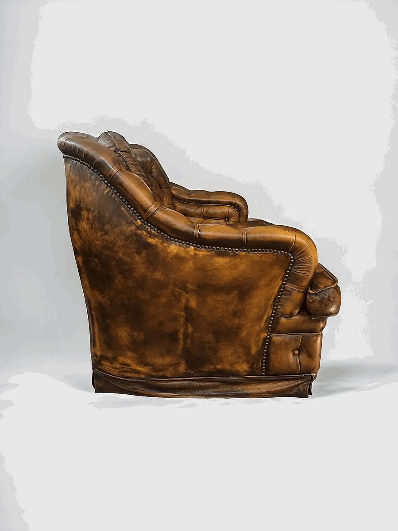 Divano letto e poltrona Chesterfield in pelle, anni '70 7
