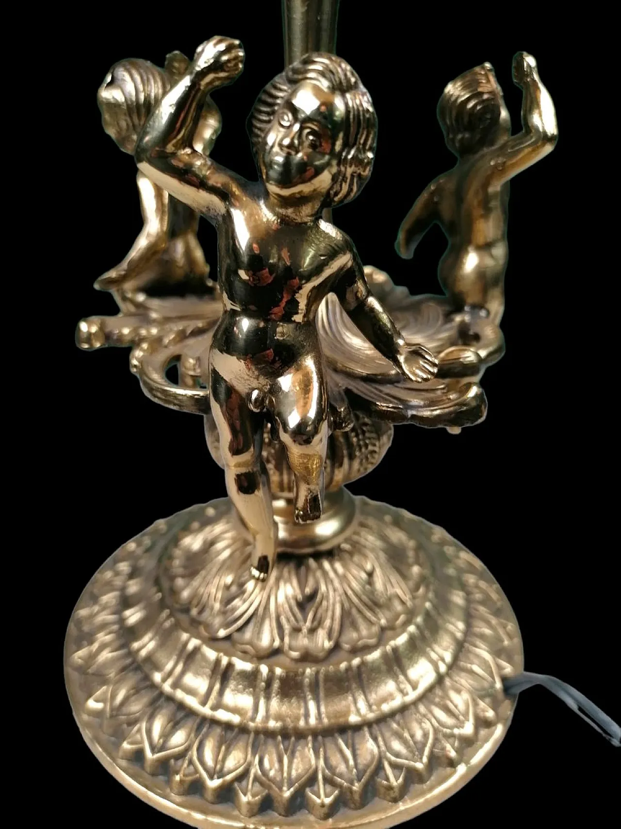 Lampada da tavolo in ottone con putti, 1890 circa 5