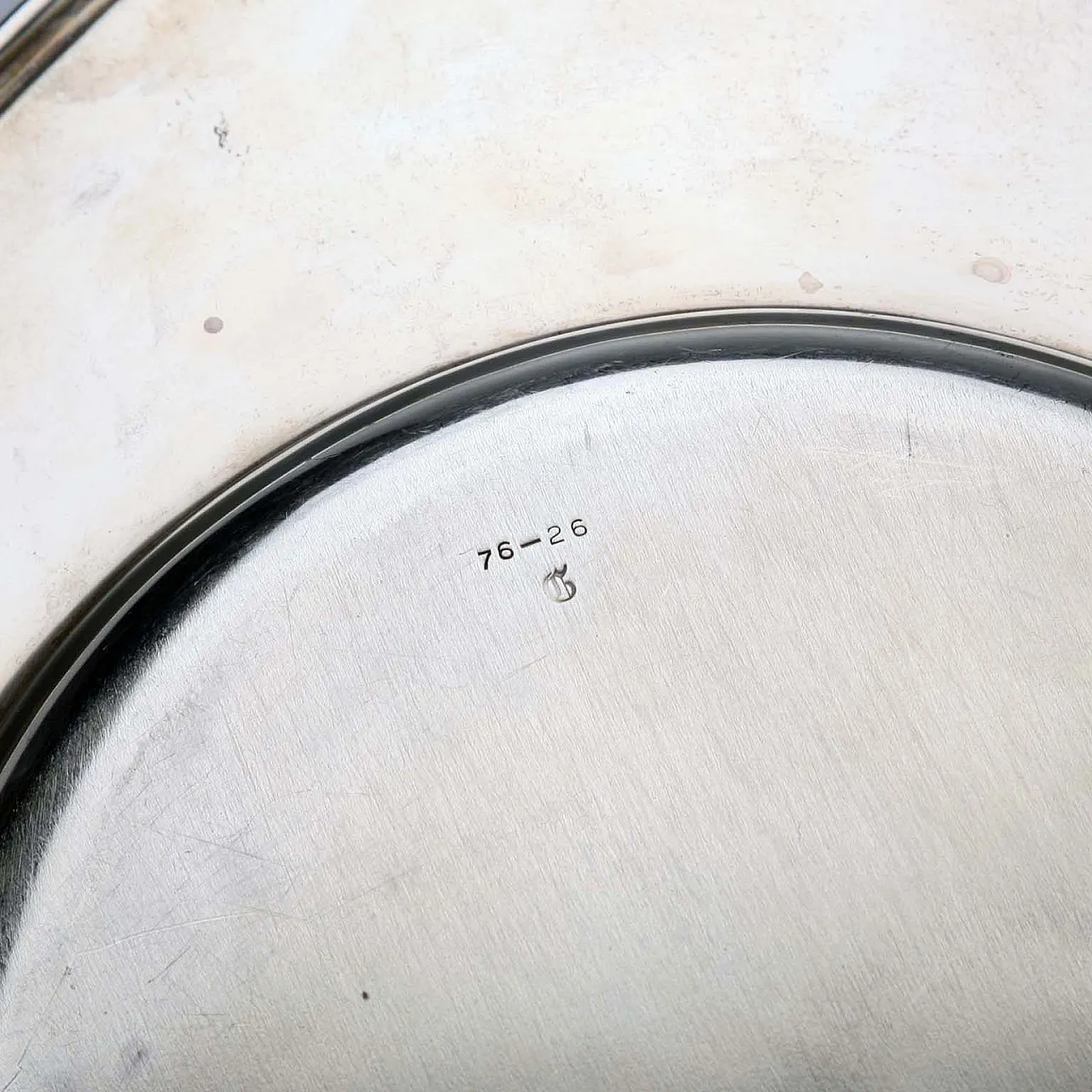 Vassoio in argento sterling cesellato, '900 9