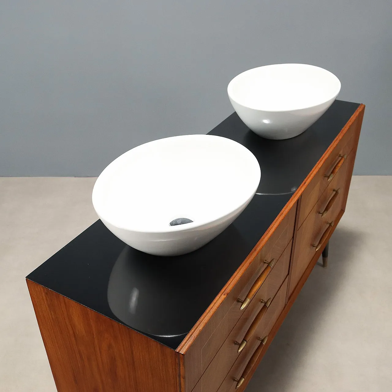 Cassettiera in legno, ottone e ceramica, '900 3