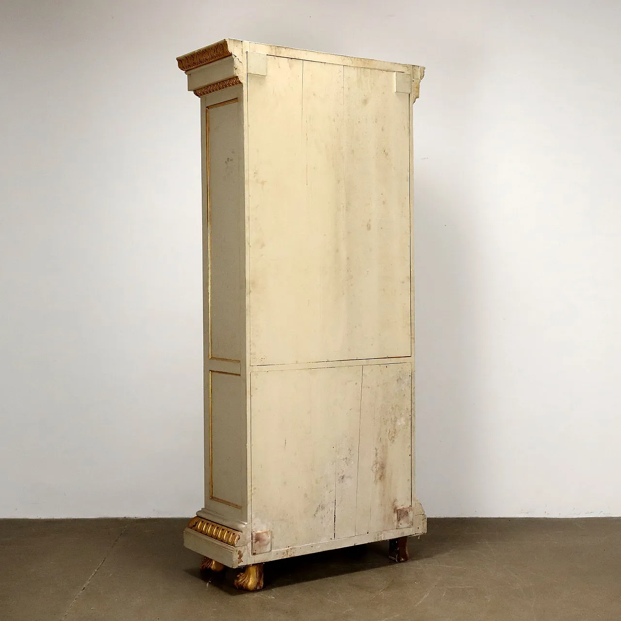 Neo-Baroque style wardrobe, lacquered and gilded, early 20th century 6