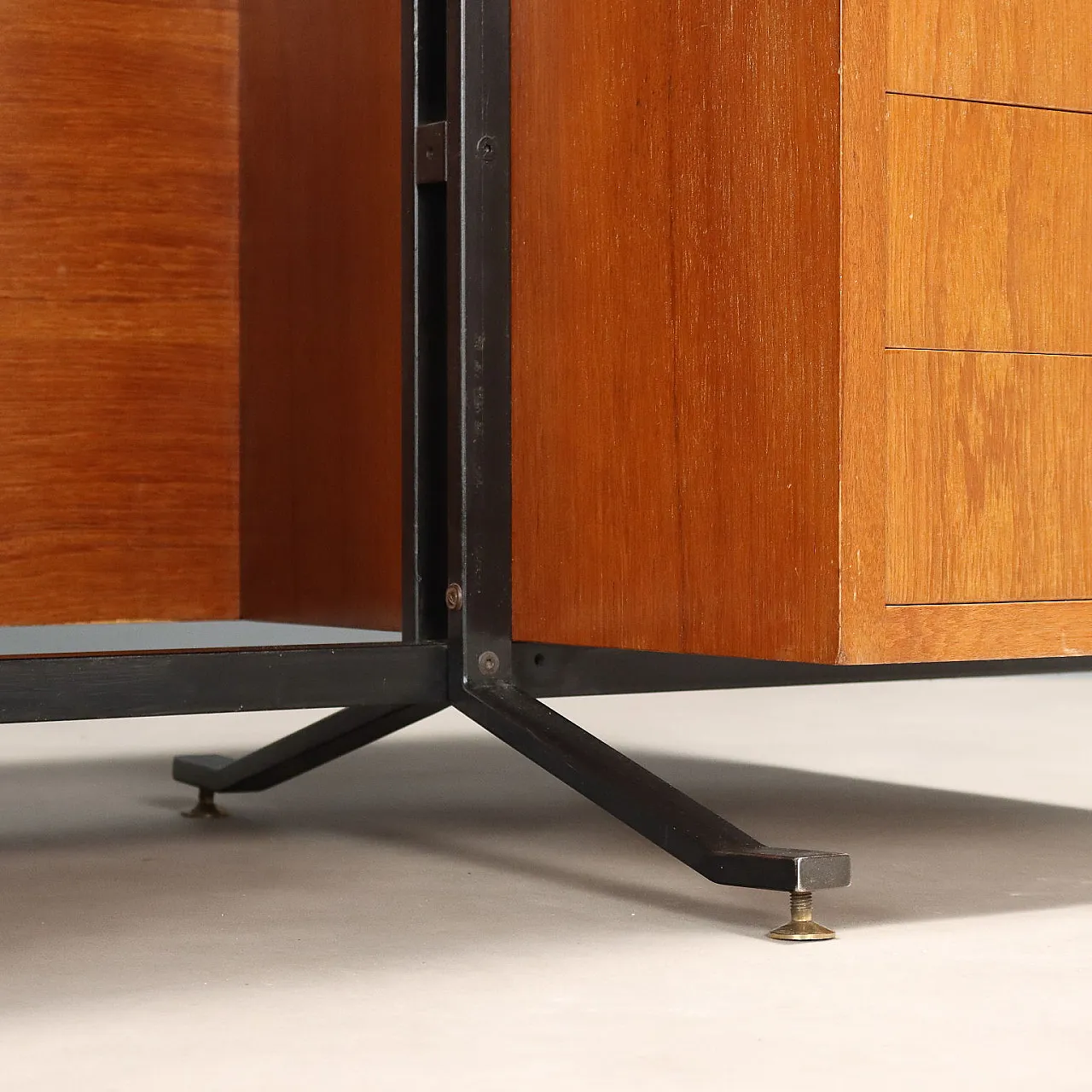Scrivania con doppia colonna e cassetti in metallo e legno, '900 6