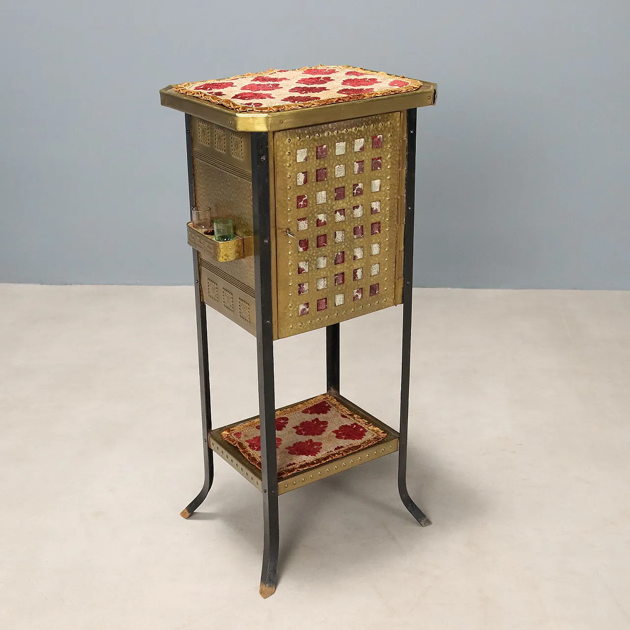 Mobile bar in stile liberty in lamiera di rame ottonata, primo '900 8