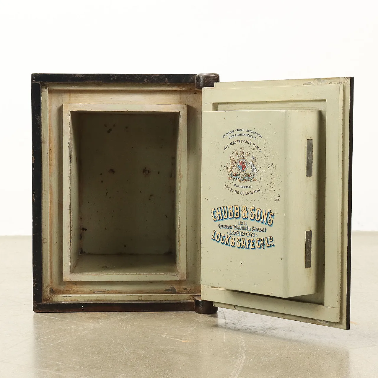 Chubb & Son's metal safe, 19th century 3