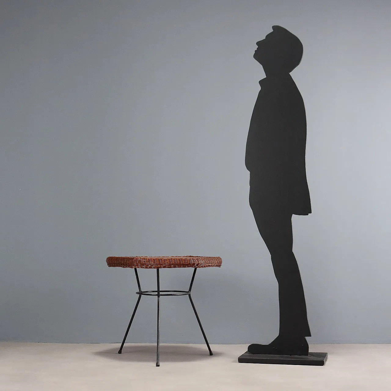 Tavolino in legno e metallo smaltato, anni '60 3