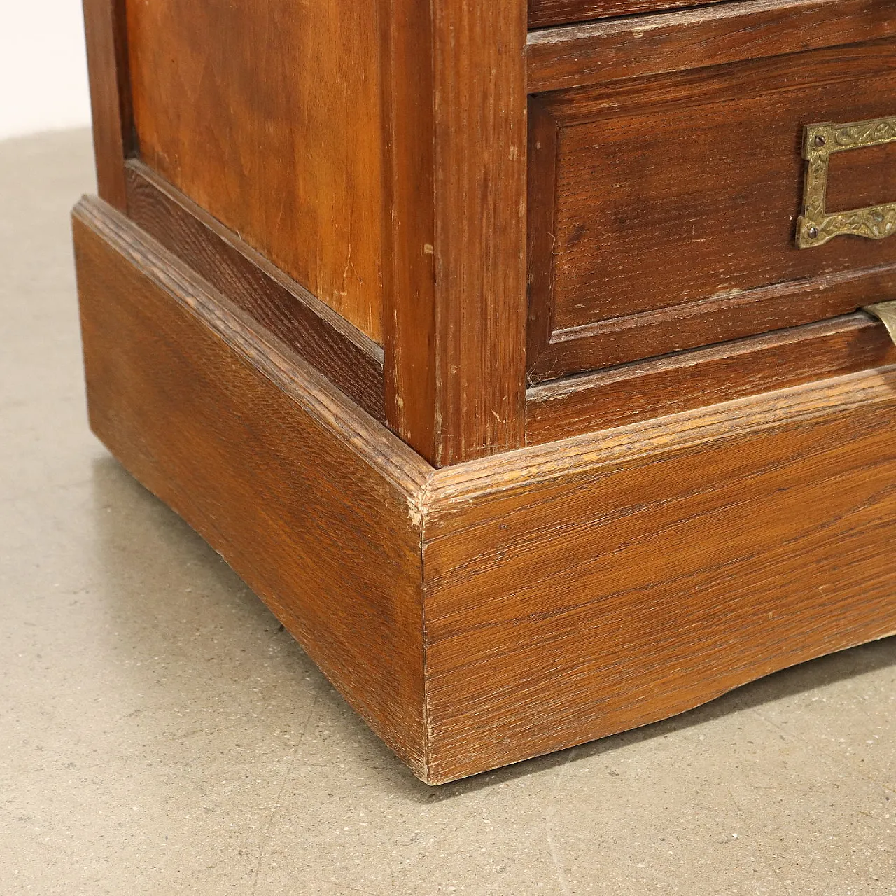 Flap File Cabinet Oak Fir 21 Drawers, early 20th century 8