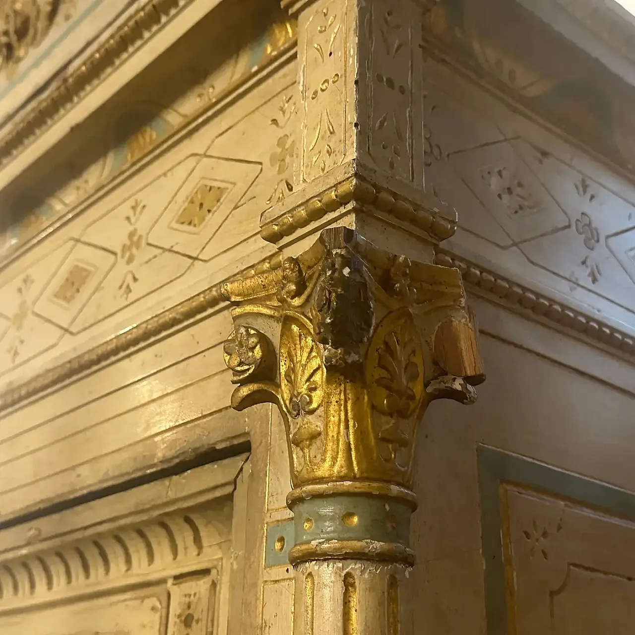 Armadio siciliano in legno laccato Luigi Filippo, primo '900 5