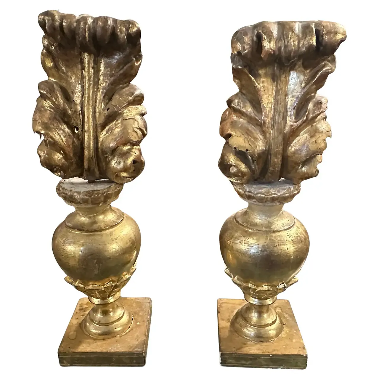 Louis XV Gilded wood palm holder with decoration, 19th century 1