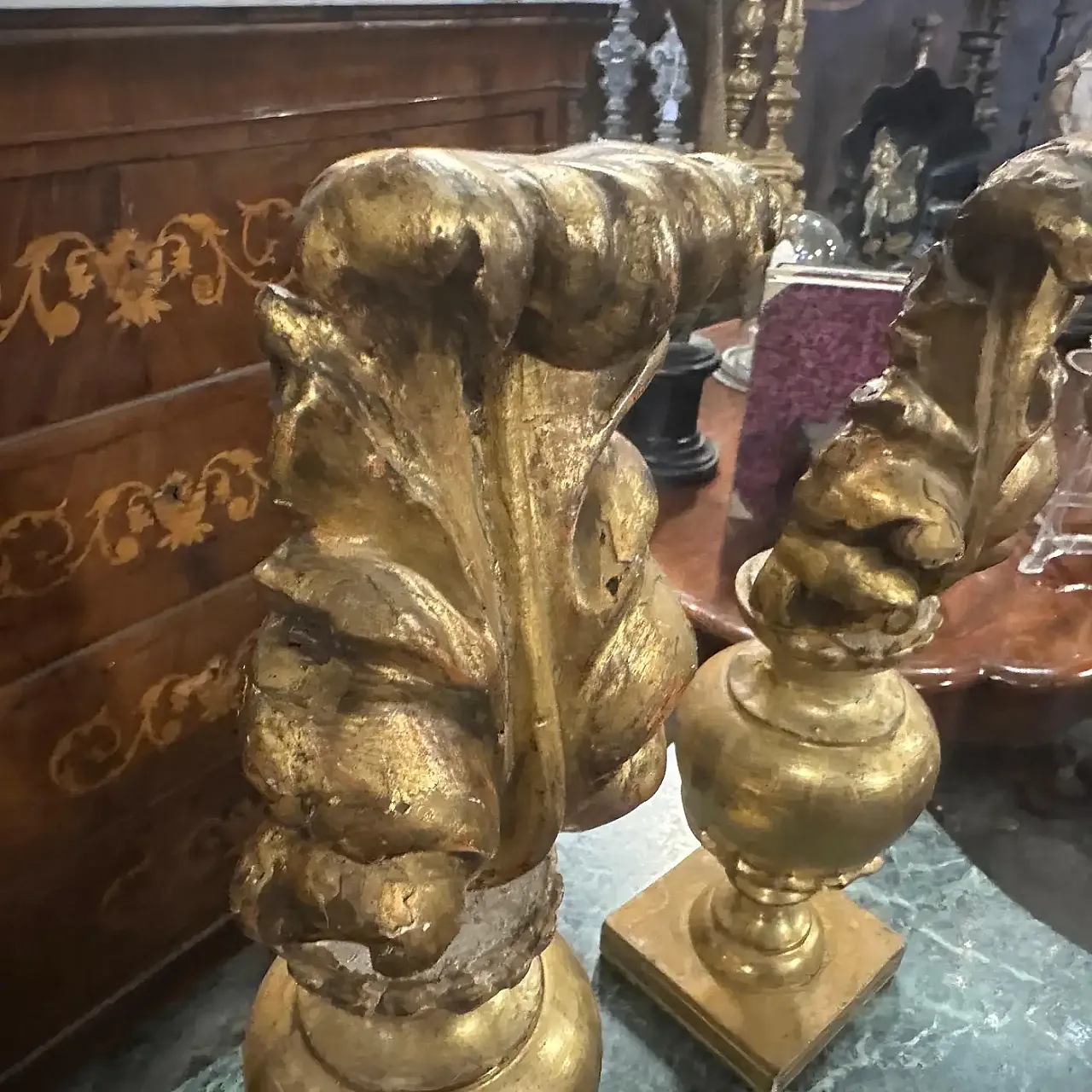 Louis XV Gilded wood palm holder with decoration, 19th century 5