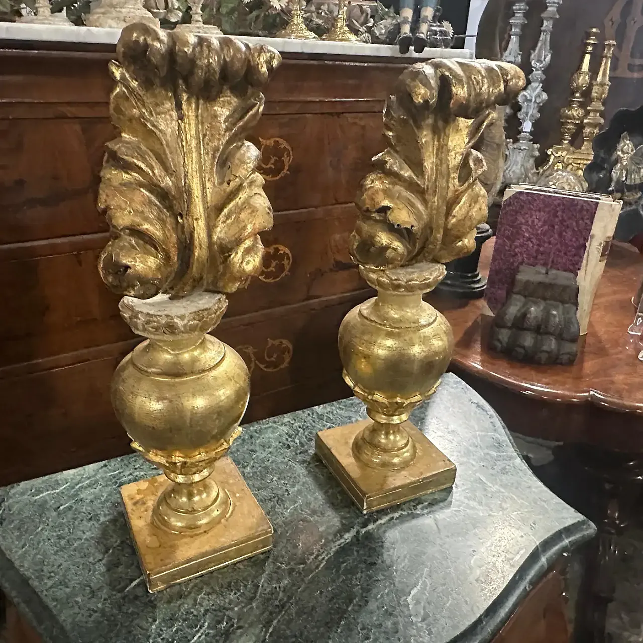 Louis XV Gilded wood palm holder with decoration, 19th century 9