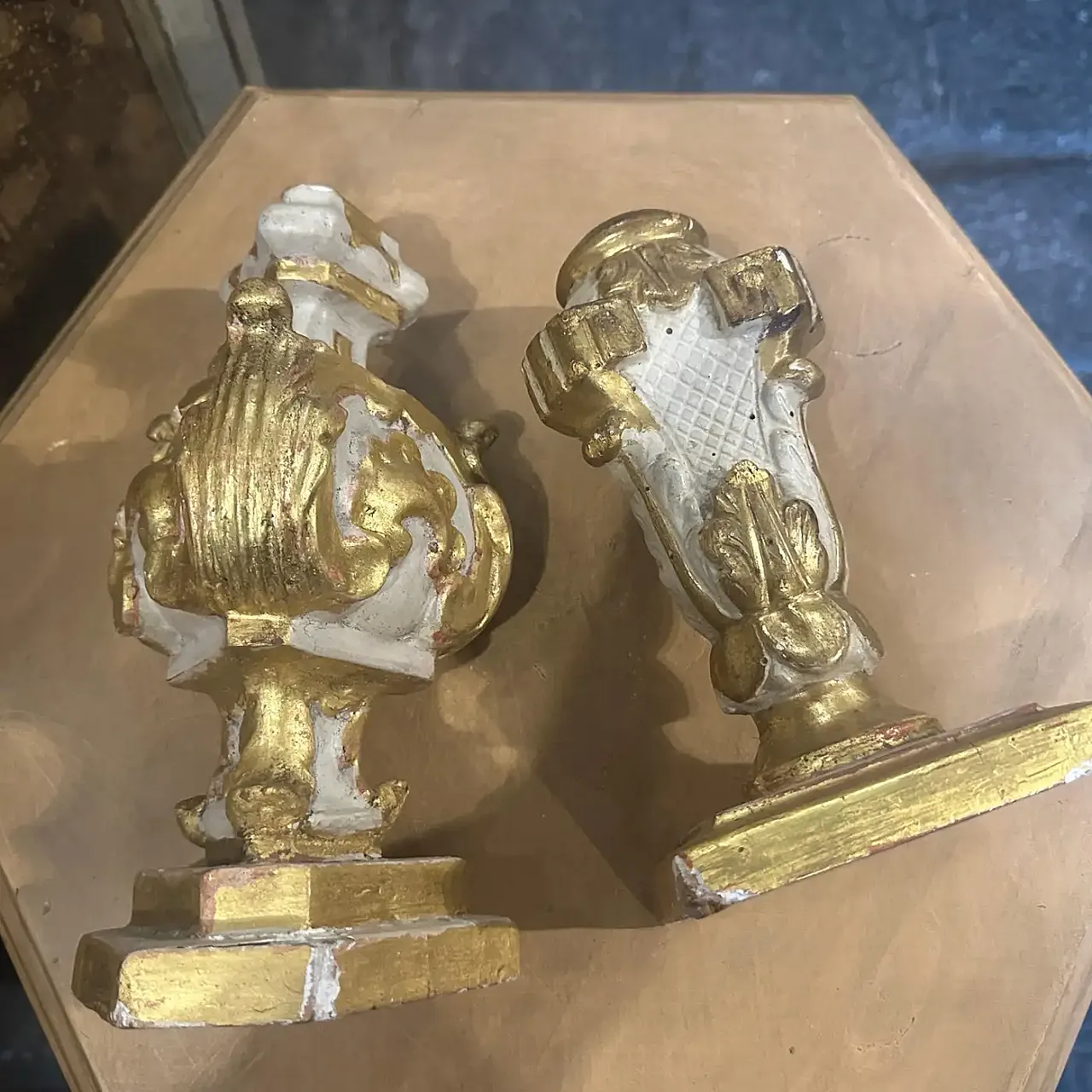 Pair of Louis XV lacquered and gilded wood palm holders, 19th century 5