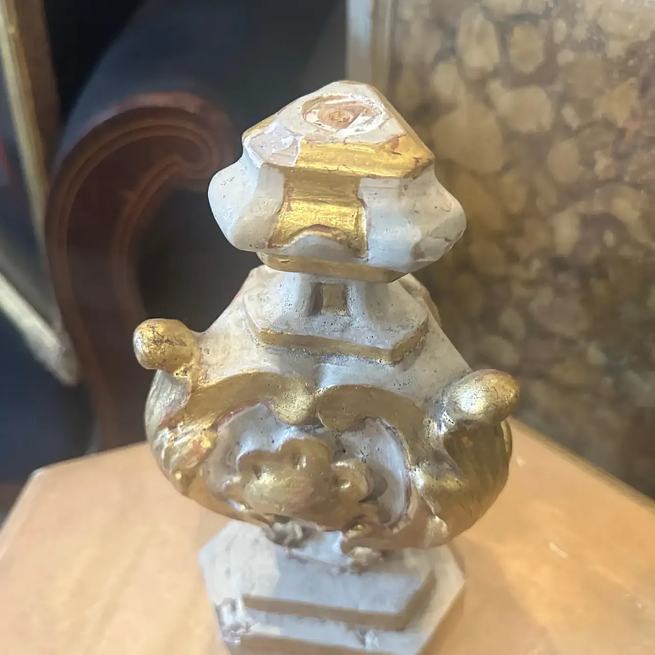 Pair of Louis XV lacquered and gilded wood palm holders, 19th century 10