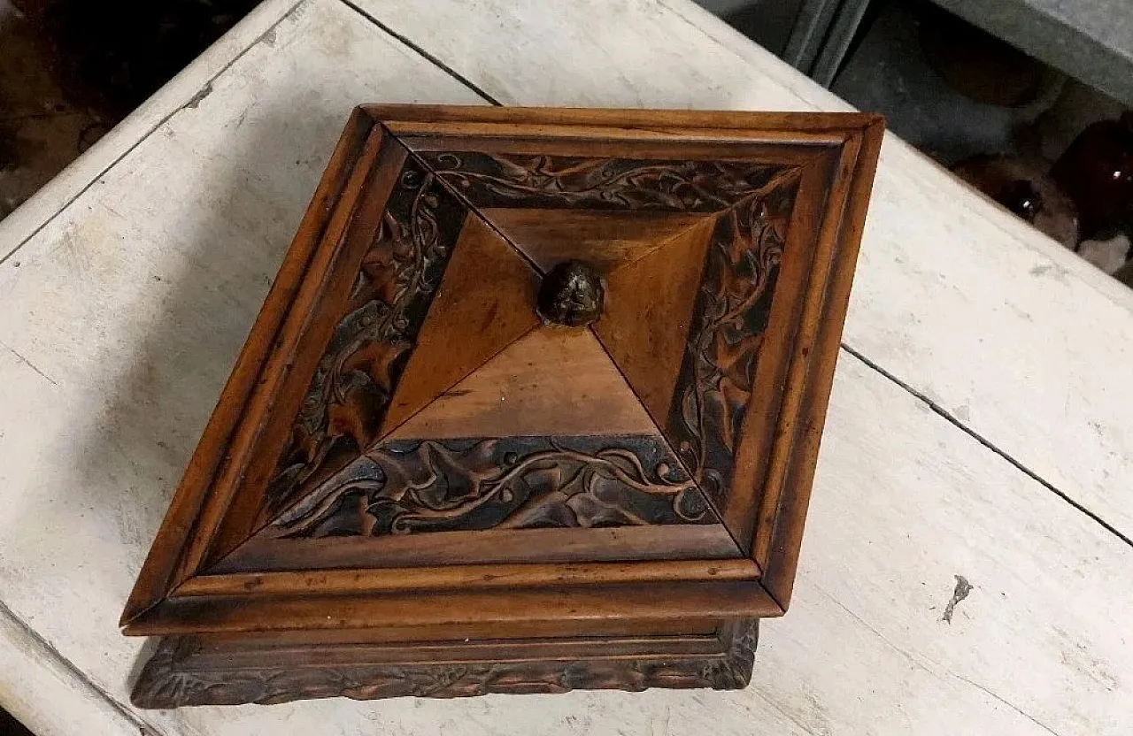 Carved Celebio wooden box, rhomboid in shape, 19th century 2