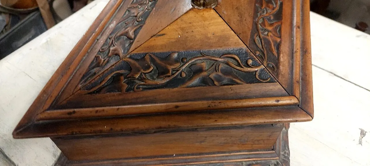 Carved Celebio wooden box, rhomboid in shape, 19th century 5