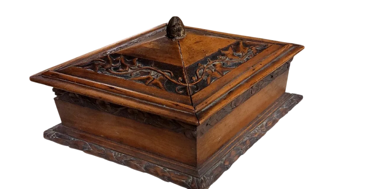 Carved Celebio wooden box, rhomboid in shape, 19th century 12