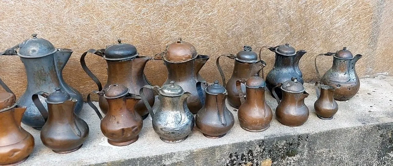 22 Copper jugs, 18th century 10