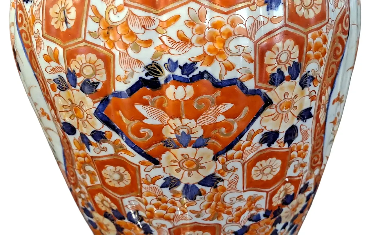 Pair of Imari potiches, late 19th century 8