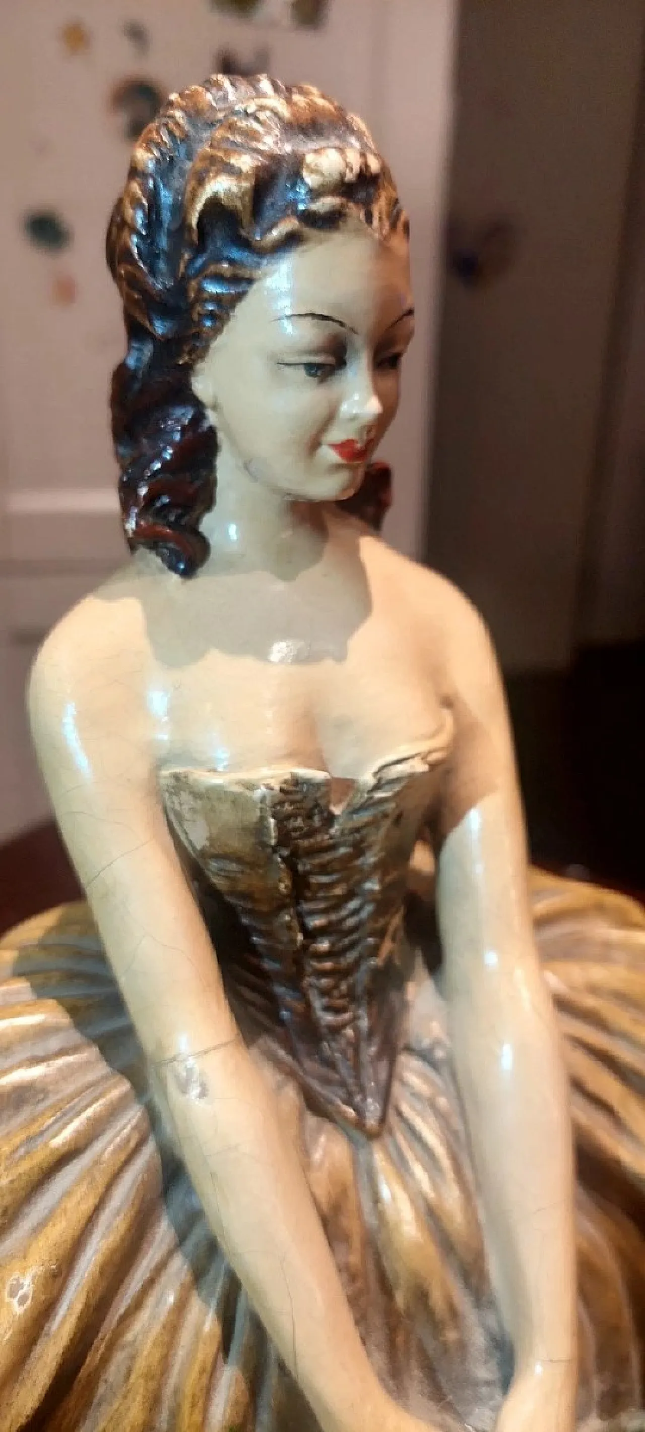 Lady with painted terracotta flowers, 1930s 5