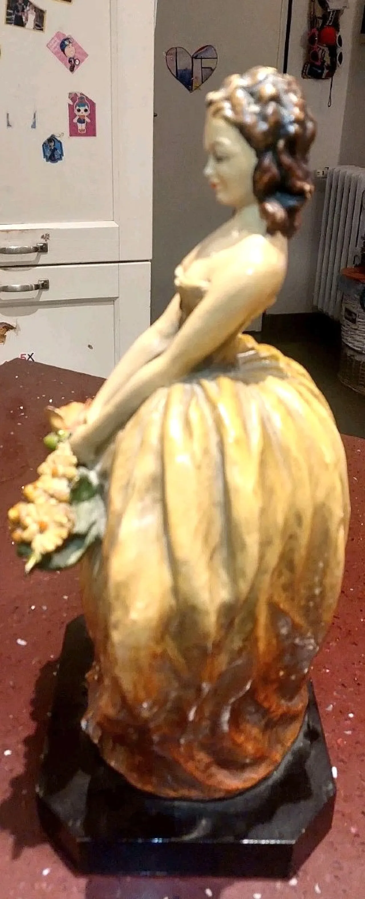 Lady with painted terracotta flowers, 1930s 10