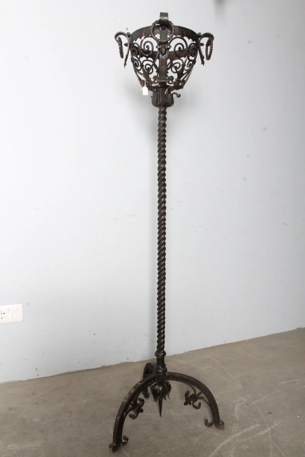 Wrought iron floor planter, late 19th century 1
