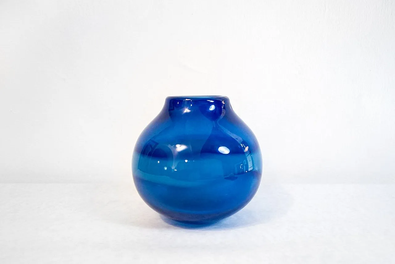 Vaso sferico in vetro di Gunnel Sahlin per Kosta Boda, anni '80 1