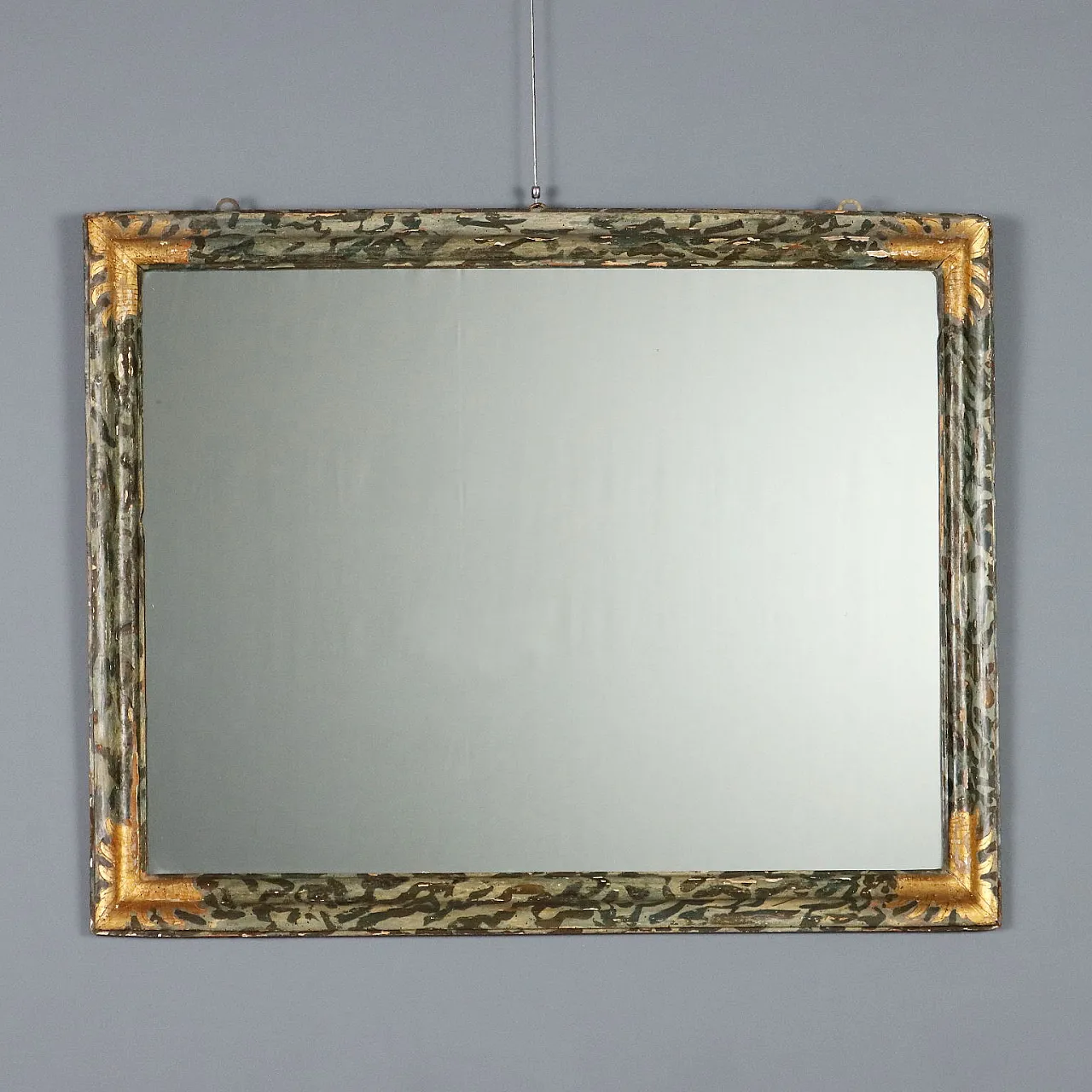 Lacquered wooden frame with gold leaf-shaped carvings, 19th century 1