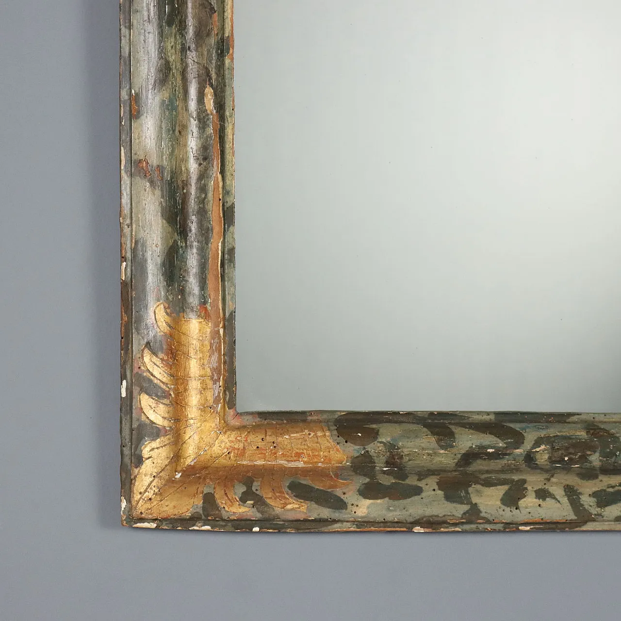 Lacquered wooden frame with gold leaf-shaped carvings, 19th century 5