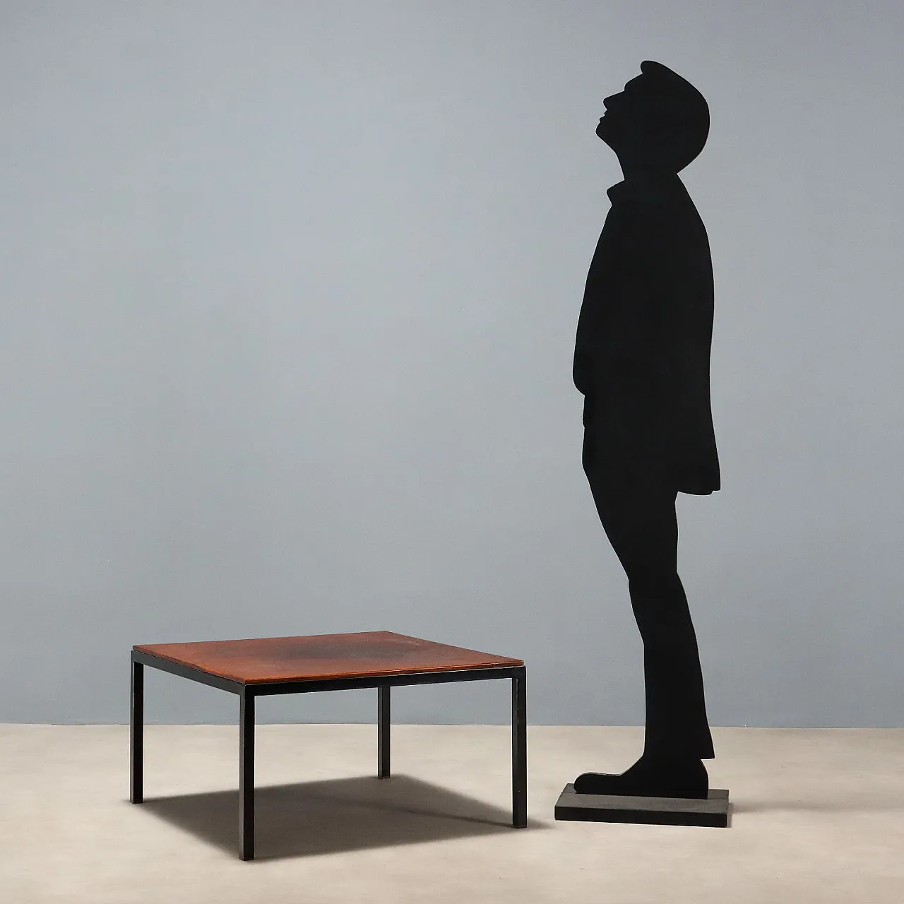 Tavolino con base in metallo smaltato e piano in legno esotico, '900 2