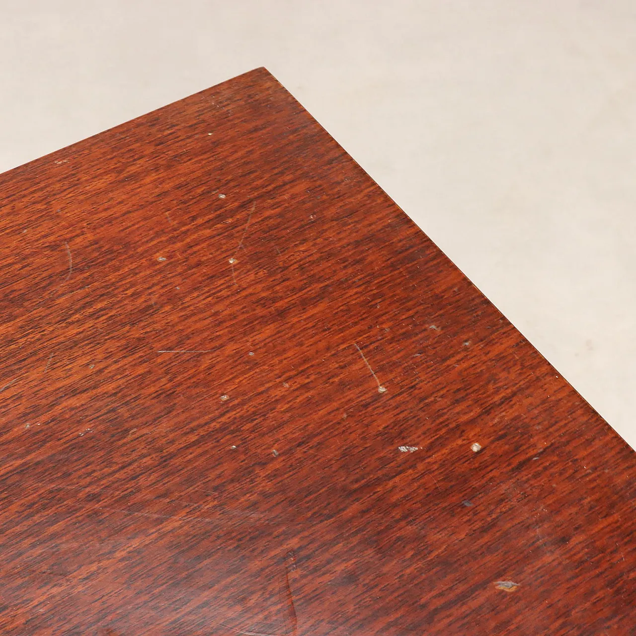 Tavolino con base in metallo smaltato e piano in legno esotico, '900 6