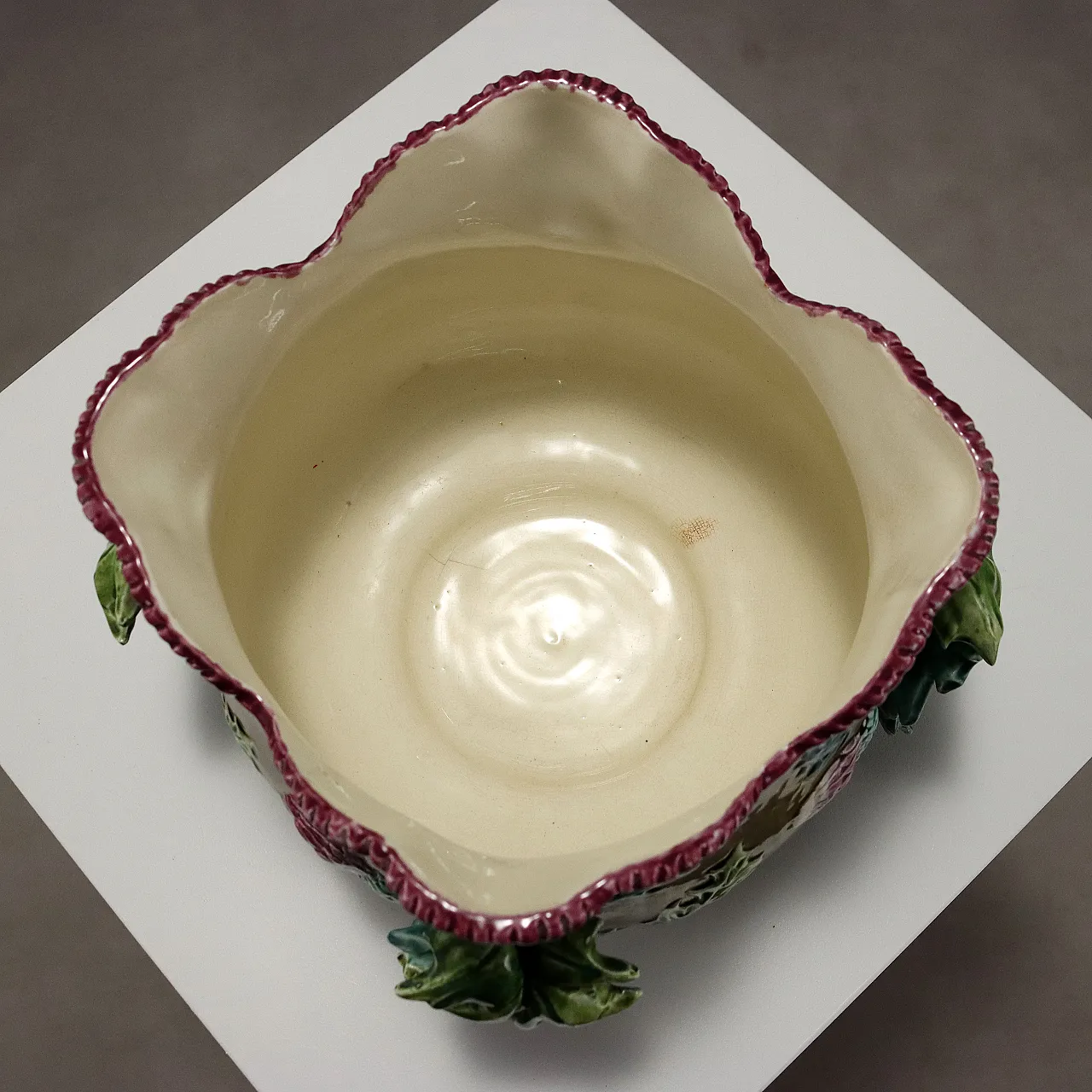 Cachepot in ceramica smaltata con decoro policromo, '900 3