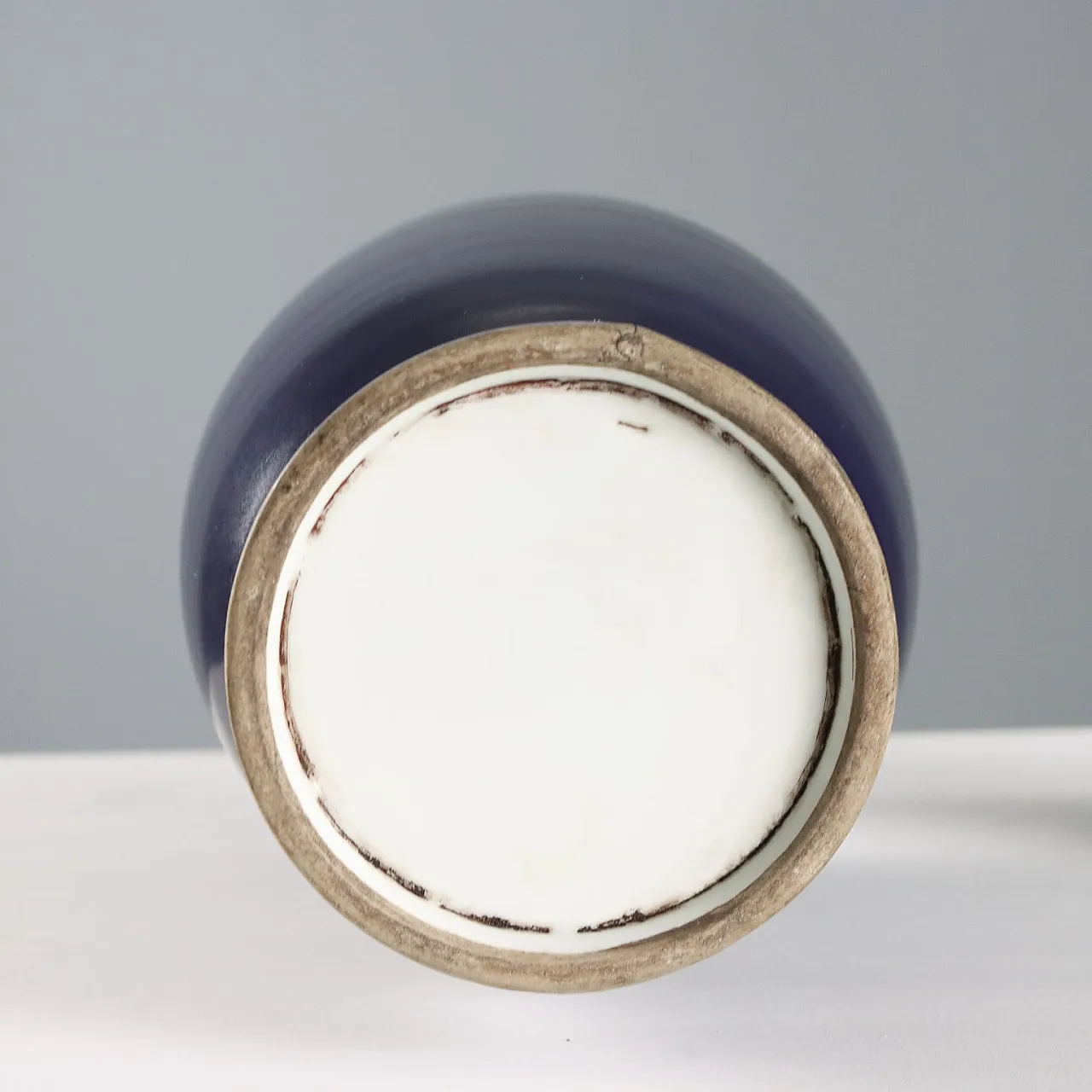 Coppia di vasi in porcellana blu scuro, '900 7