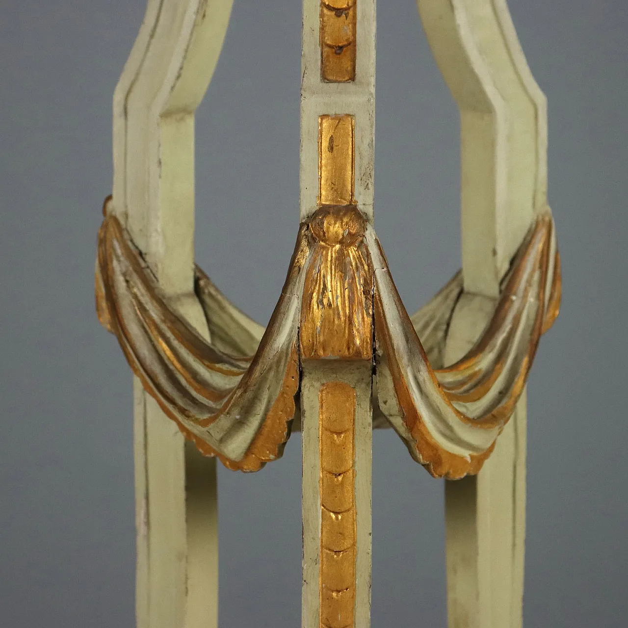 Neoclassical lacquered vase holder, late 19th century 6