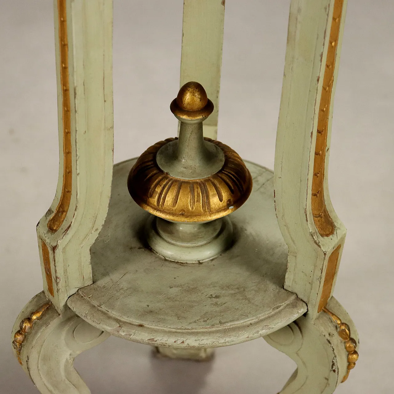 Neoclassical lacquered vase holder, late 19th century 7