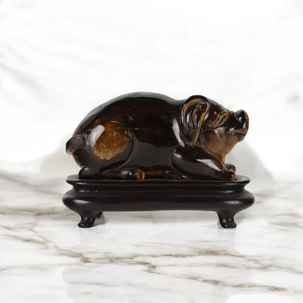 Scultura cinese di maialino in occhio di tigre 2