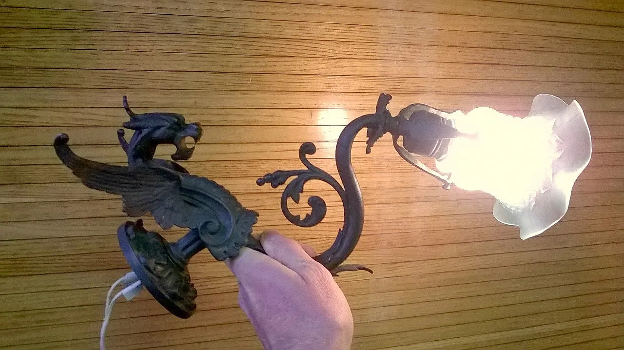 Coppia di lampade da parete scultoree, anni '10 7