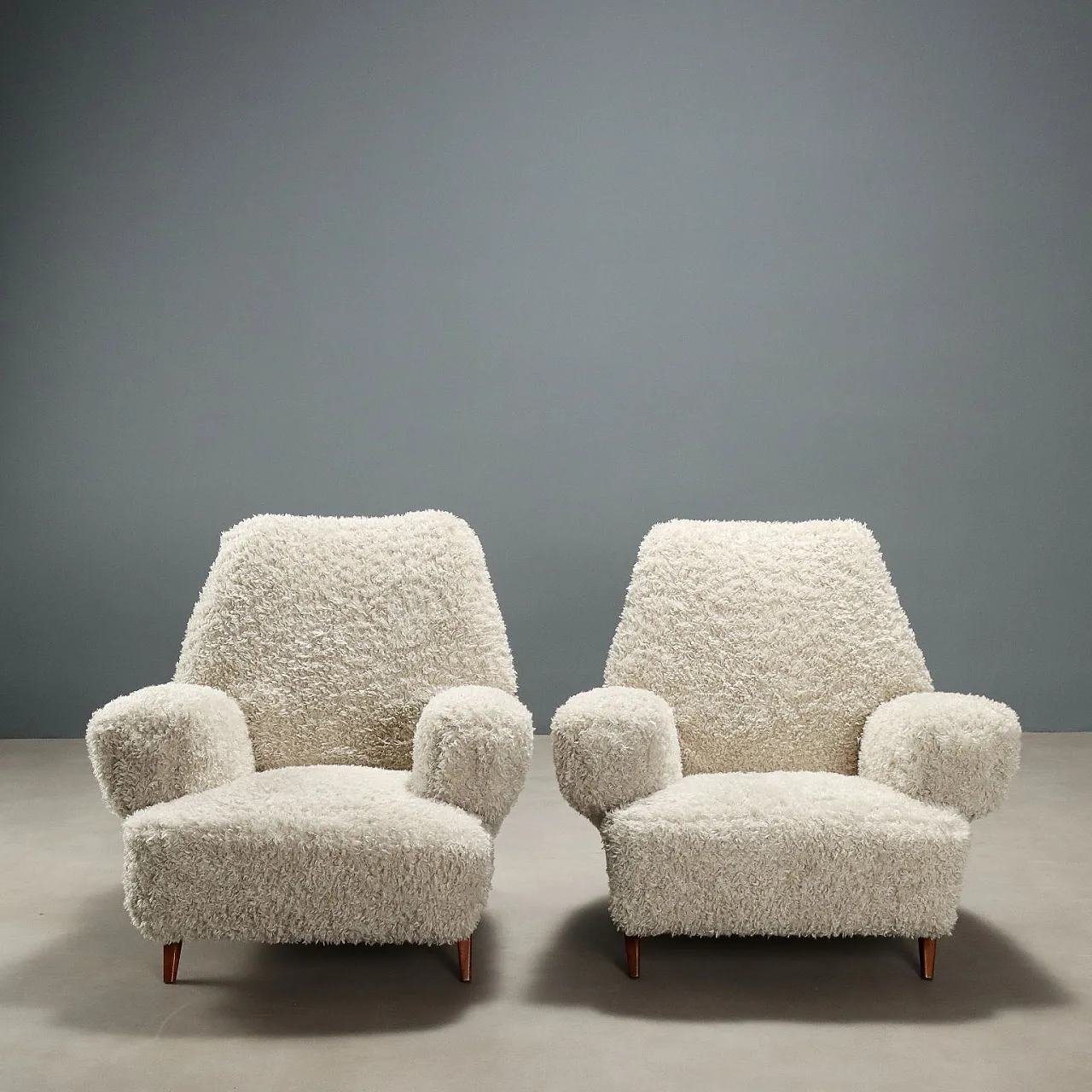 Coppia di poltrone con gambe in legno di faggio e tessuto, '900 5