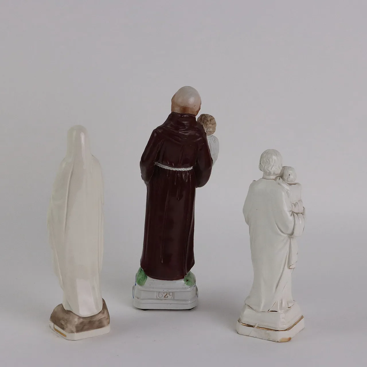 13 Biscuit porcelain religious figures, early 20th century 10
