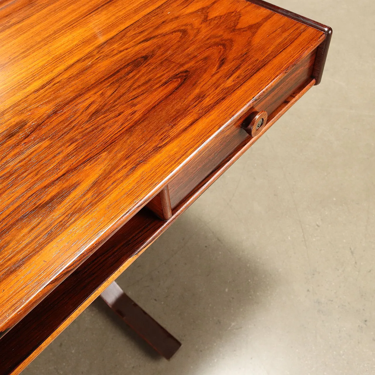 Scrittoio impiallacciato di Gianfranco Frattini per Bernini, anni '60 7