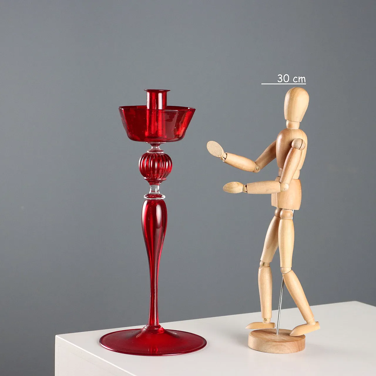 Candeliere in vetro di Murano rosso con raccogligocce, '900 2