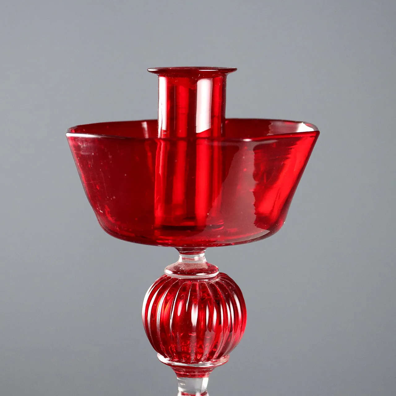 Candeliere in vetro di Murano rosso con raccogligocce, '900 3