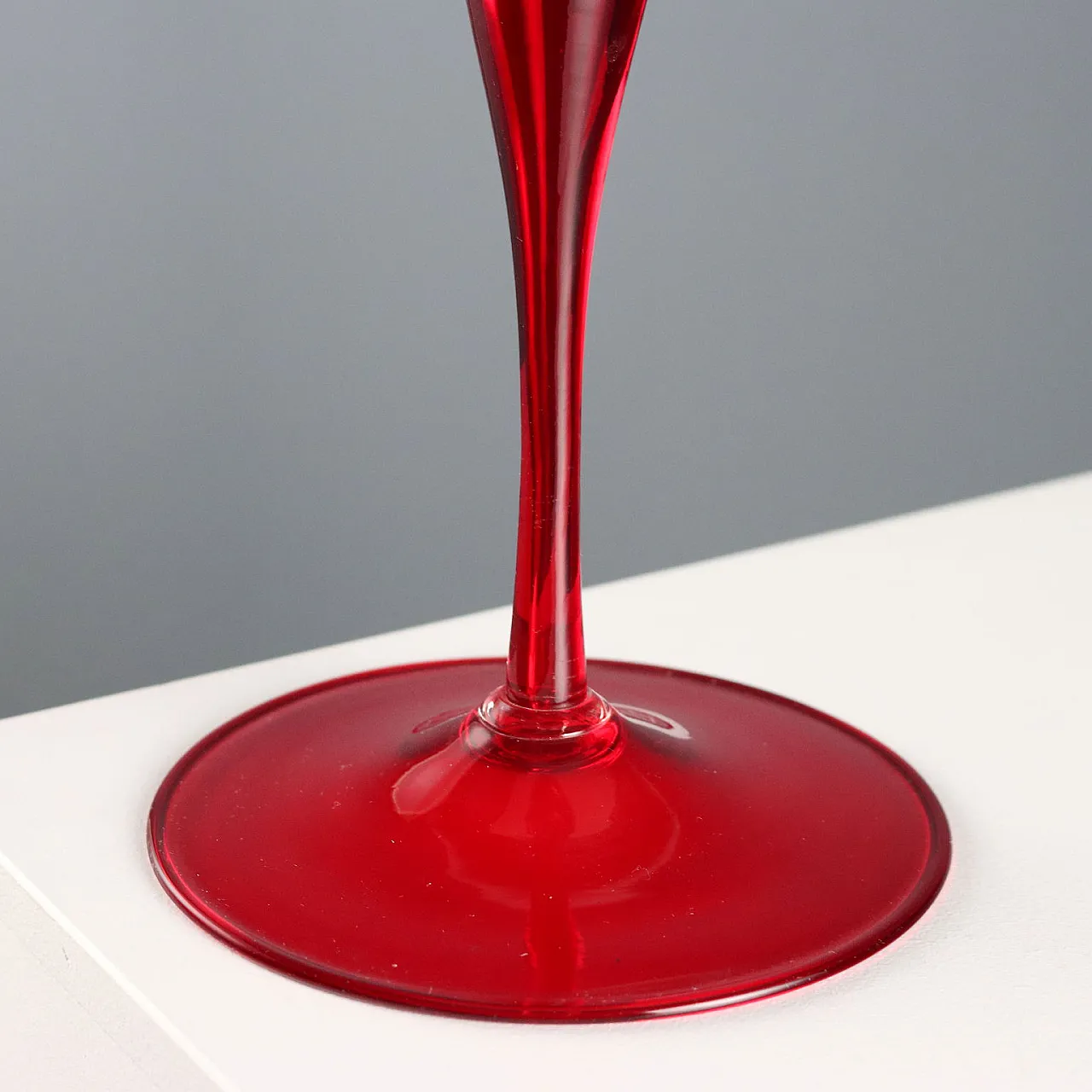 Candeliere in vetro di Murano rosso con raccogligocce, '900 6