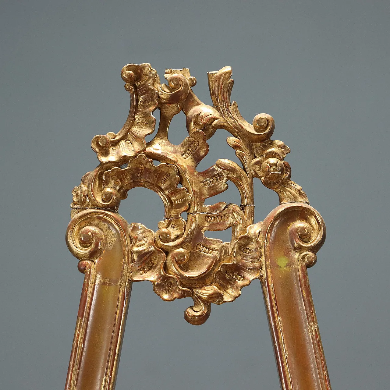 Coppia di cavalletti in legno laccato e dorato, '900 5