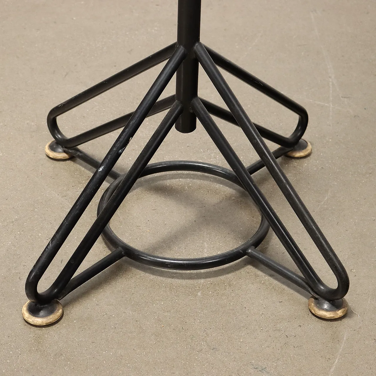 Appendiabiti in metallo smaltato e cromato, anni '60 6