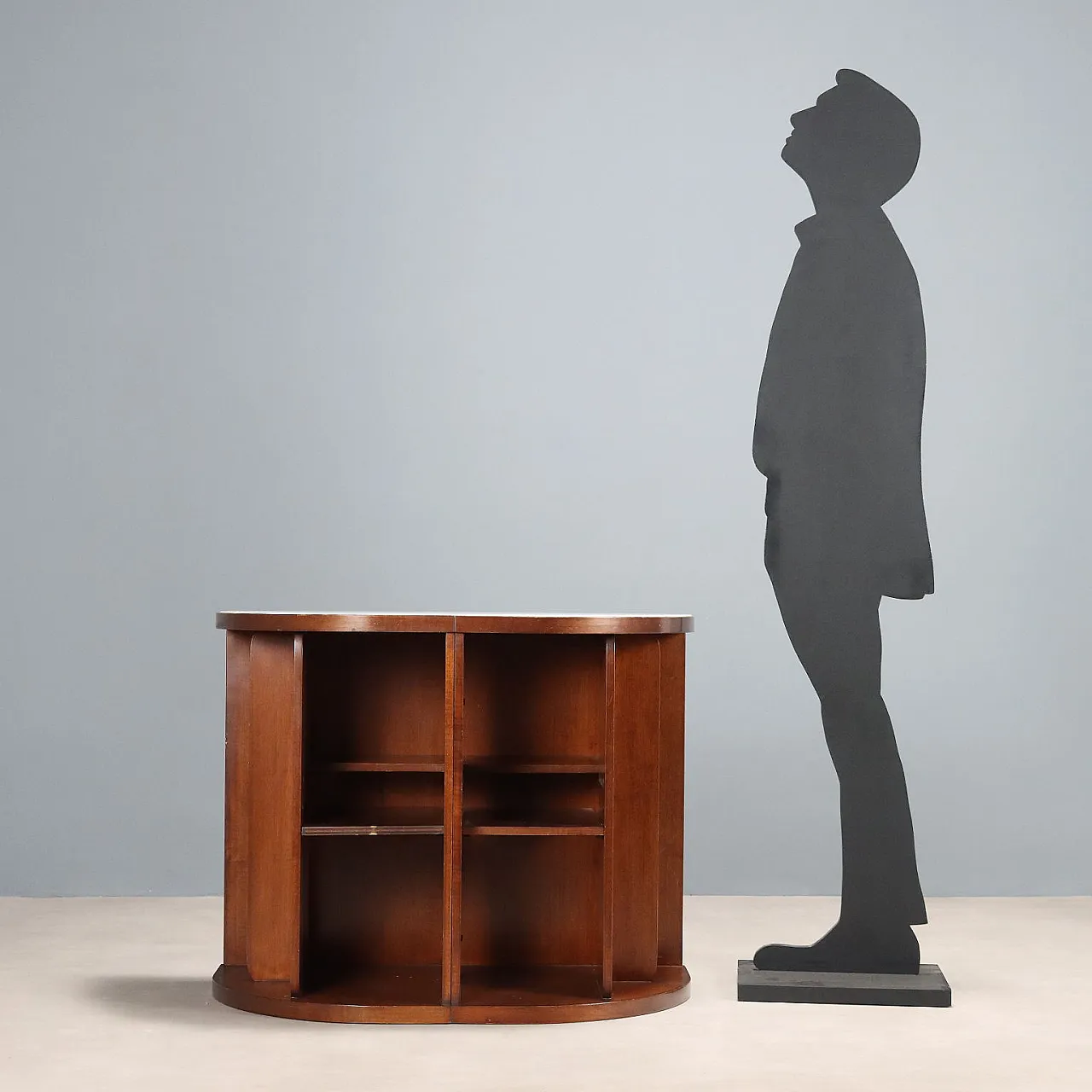 Mobile in legno con piano in vetro bianco e vani a giorno, '900 3